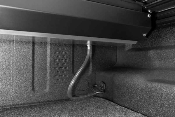 Rugged Ridge Armis Retractable Locking Bed Cover w/o Trail Rails 20-21 Jeep Gladiator JT - Image 7