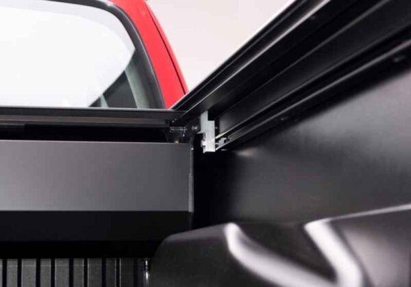 Retrax 2022 Toyota Tundra CrewMax 5.5ft Bed w/ Deck Rail System PowertraxONE MX - Image 7