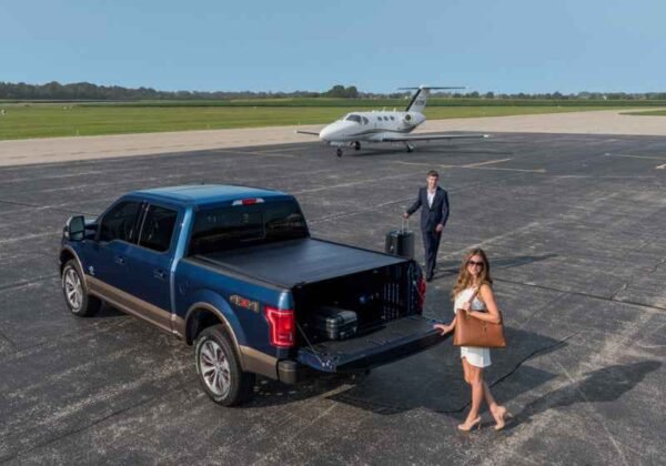 Retrax 17-18 Super Duty F-250-350 Short Bed w/ Stake Pocket (Aluminum Cover) RetraxPRO MX - Image 9