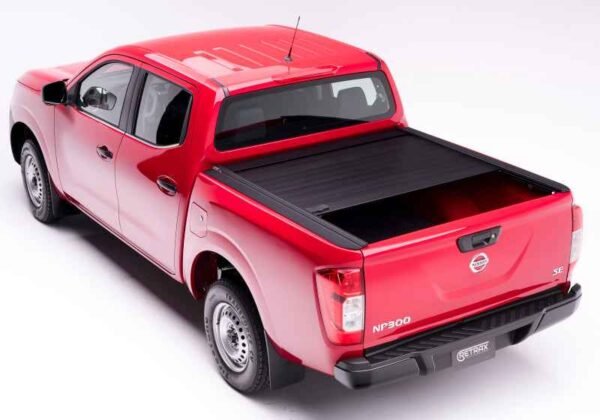 Retrax 04-up Titan Crew Cab 4-doors (w/ or w/o Utilitrack) RetraxPRO MX - Image 9