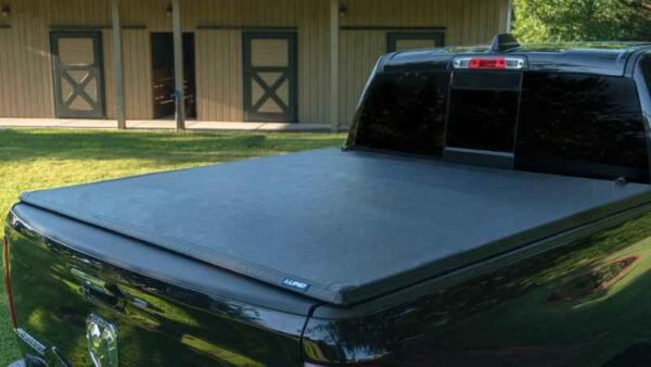 Lund 07-13 Chevy Silverado 1500 (6.5ft. Bed) Genesis Tri-Fold Tonneau Cover - Black - Image 8