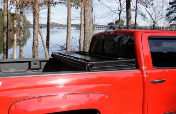 Lund 07-13 Chevy Silverado 1500 Fleetside (5.8ft. Bed) Hard Fold Tonneau Cover - Black - Image 2