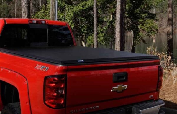 Lund 07-13 Chevy Silverado 1500 Fleetside (5.8ft. Bed) Hard Fold Tonneau Cover - Black - Image 3