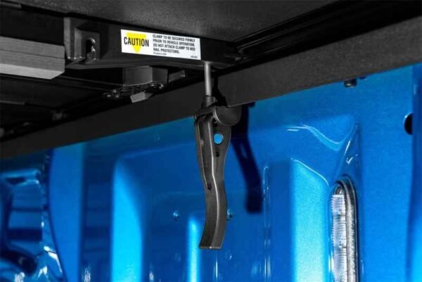 Lund 2019 Dodge Ram 1500 5.7ft Bed Hard Fold Tonneau Lund - Black - Image 10