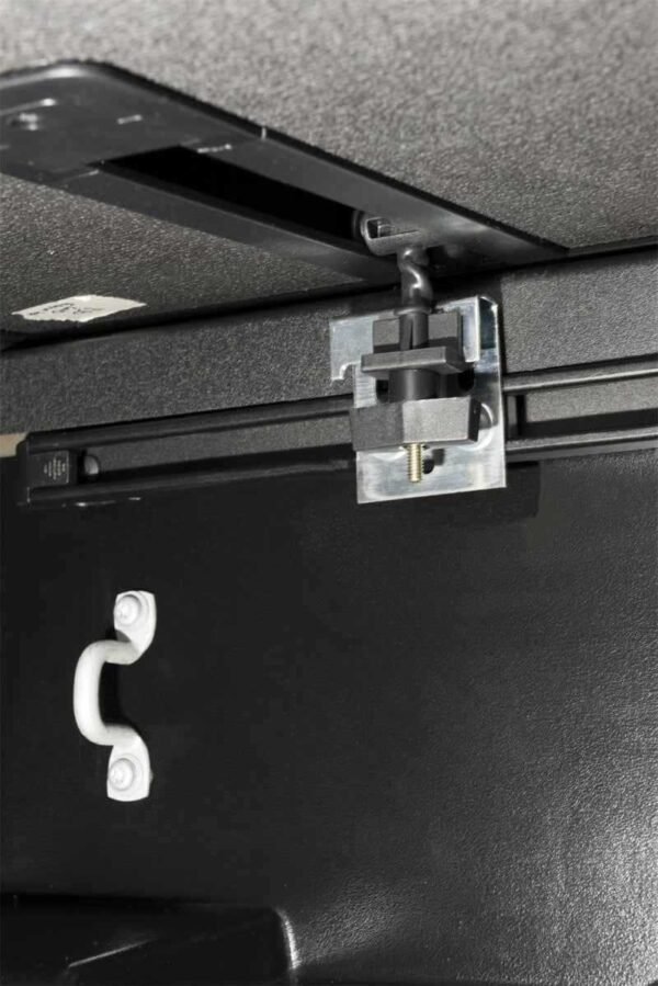 Extang 07-13 Toyota Tundra (5.5ft) (w/o Rail System) Solid Fold 2.0 - Image 4