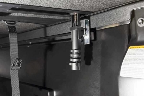 Extang 07-13 Toyota Tundra (5.5ft) (w/o Rail System) Solid Fold 2.0 - Image 6
