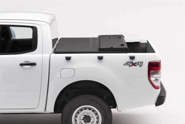 Extang 15-20 Nissan NP300 Navara DC 1469mm (4ft 10in) Solid Fold 2.0 - Image 3