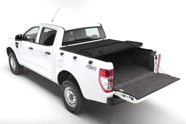 Extang 15-20 Nissan NP300 Navara DC 1469mm (4ft 10in) Solid Fold 2.0 - Image 4