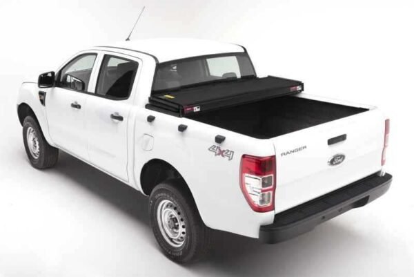 Extang 15-20 Nissan NP300 Navara DC 1469mm (4ft 10in) Solid Fold 2.0 - Image 5