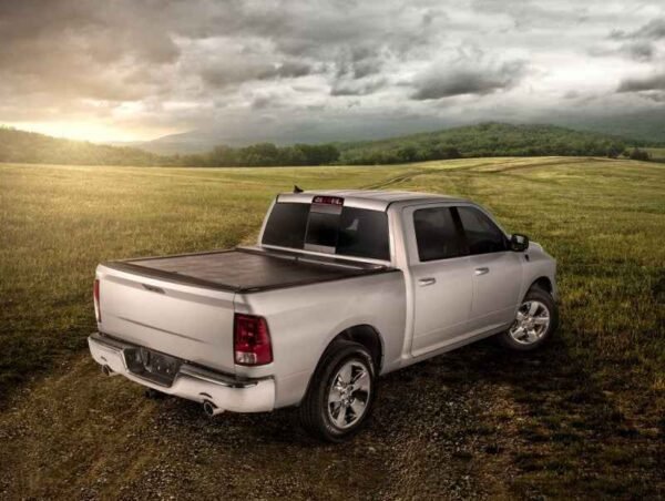 Roll-N-Lock 07-18 Toyota Tundra Crew Max Cab XSB 65in M-Series Retractable Tonneau Cover - Image 4