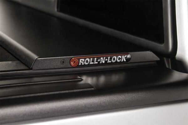 Roll-N-Lock 17-18 Honda Ridgeline XSB 59-1/2in M-Series Retractable Tonneau Cover - Image 4