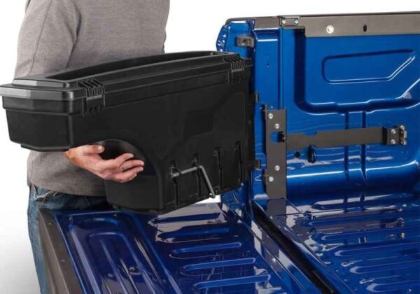 UnderCover 2022 Nissan Frontier Ext/Crew All Beds Drivers Side Swing Case - Black Smooth - Image 8