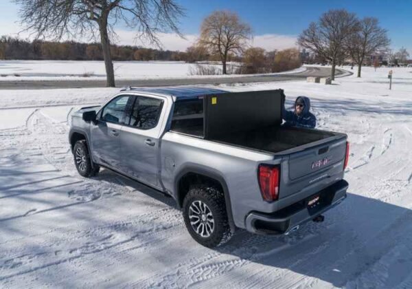 UnderCover 07-21 Toyota Tundra 5.5ft Triad Bed Cover - Image 10