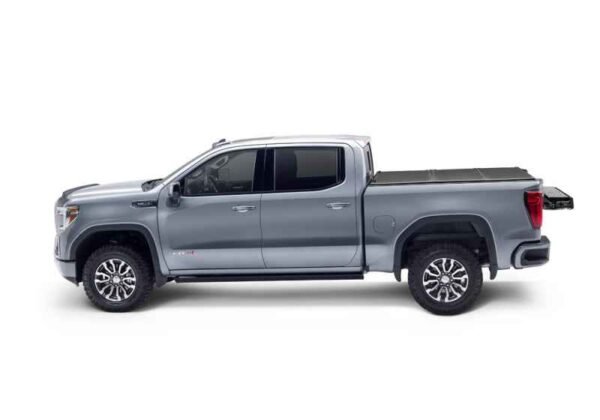 UnderCover 05-21 Nissan Frontier 5ft w/ Factory Cargo Management System Triad Bed Cover - Image 6