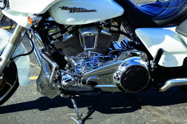 Kuryakyn Precision Transmission Top Cover 17-Up Touring Models Chrome - Image 5